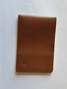 Louis Vuitton Bifold Horizontal
Document Flat Wallet